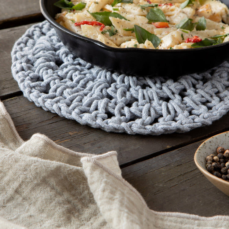 Shadow Knotted Trivet