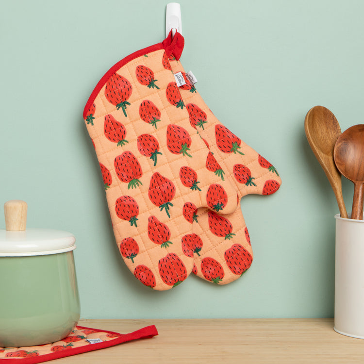 Berry Sweet Oven Mitt