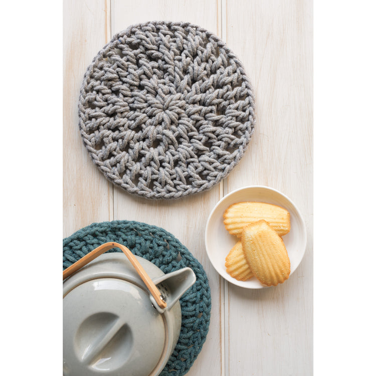 Shadow Knotted Trivet