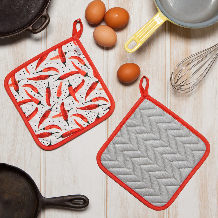 Caliente Chilis Potholder Square