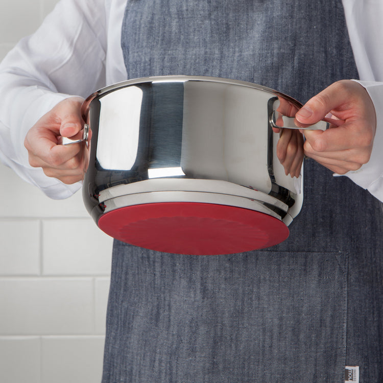 Carmine Magnetic Silicone Trivet