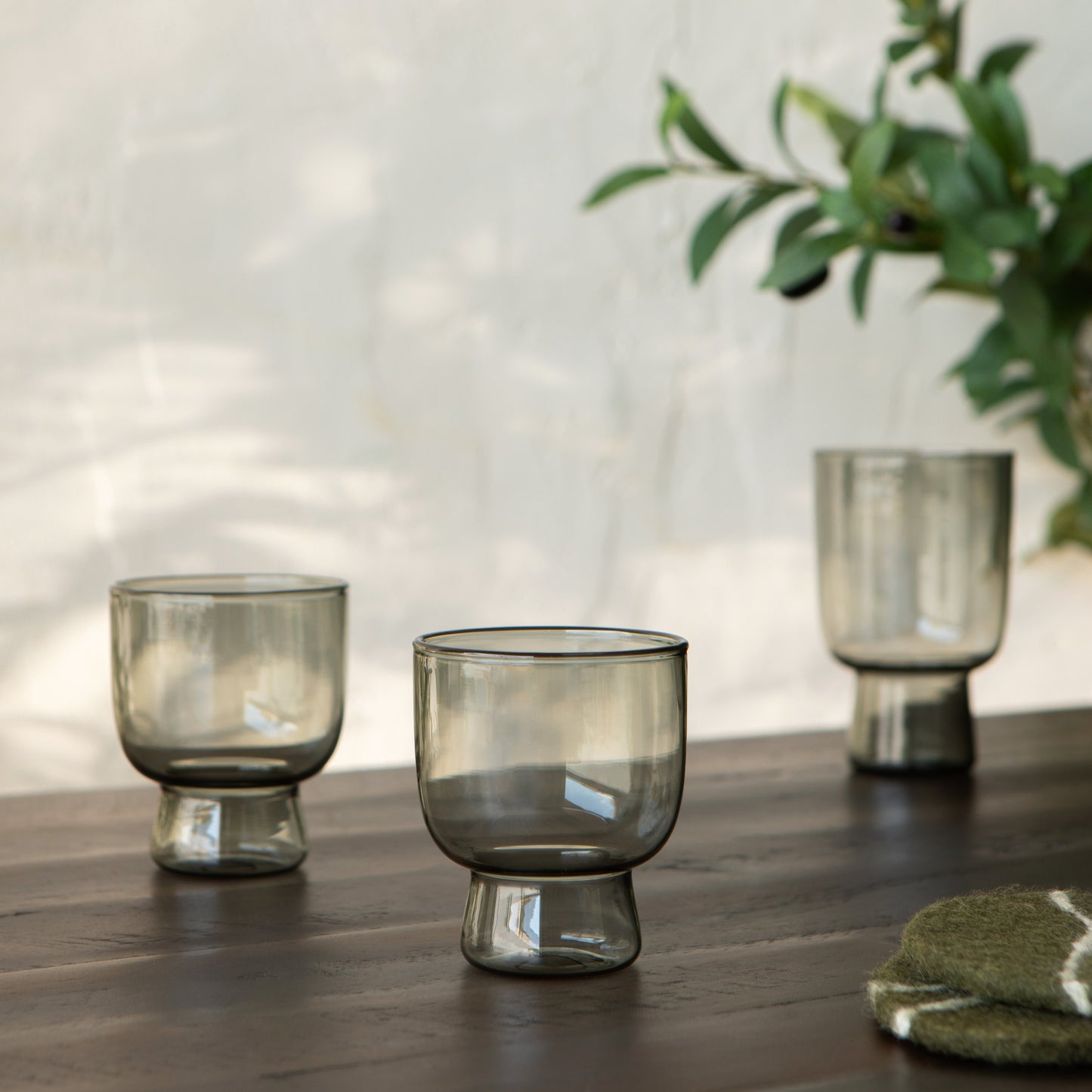 Pedestal Glass 7 oz - Smoke