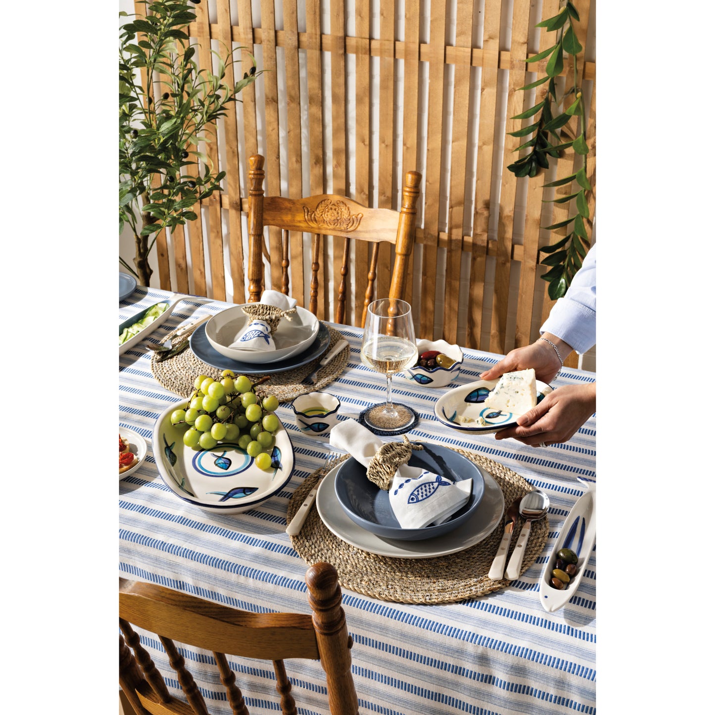 Breeze Tablecloth 120 x 60 inch