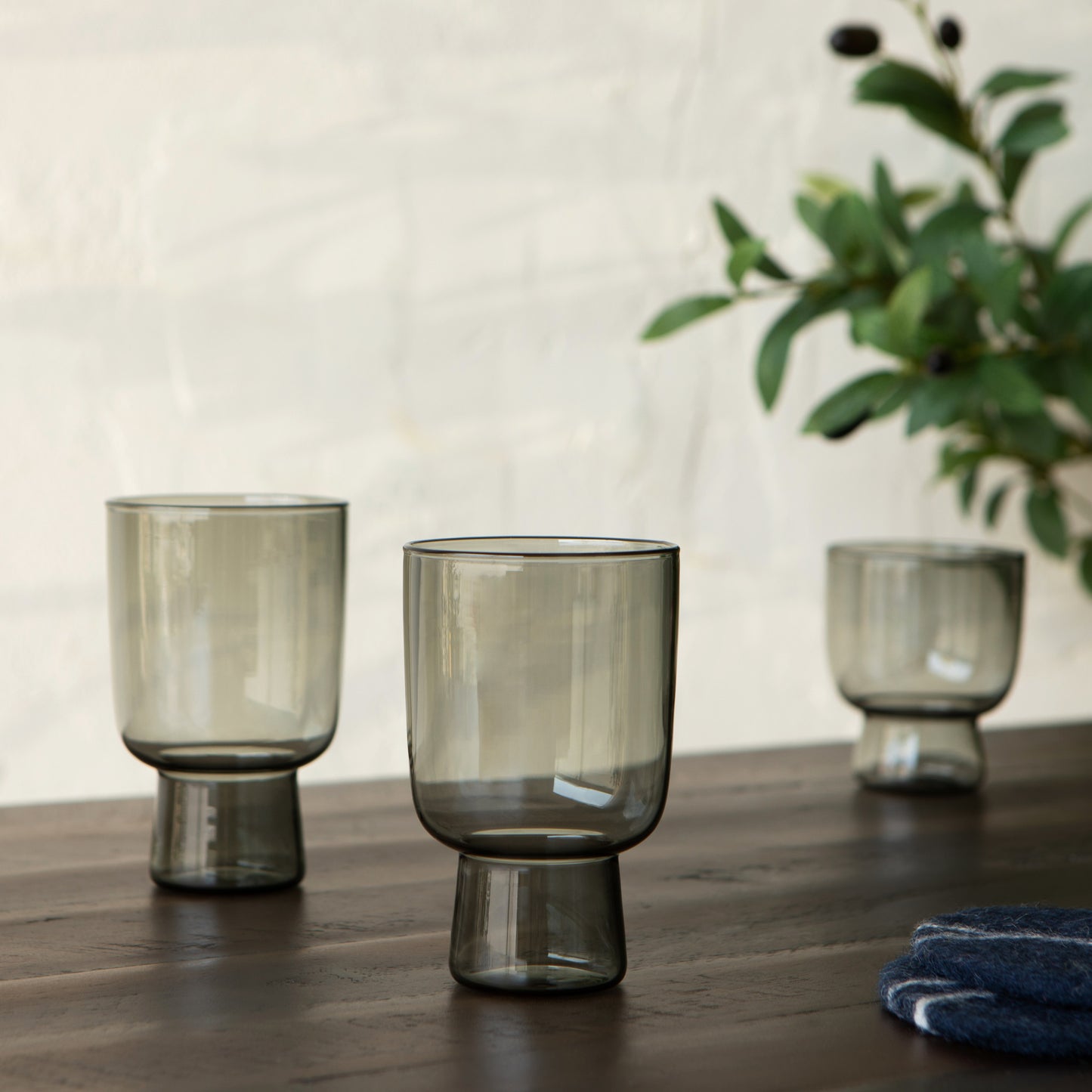 Pedestal Glass 11 oz - Smoke