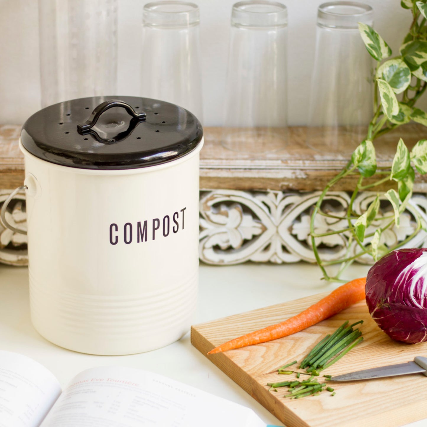 Steel Compost Bin Vintage Ivory 1.25 Gallon