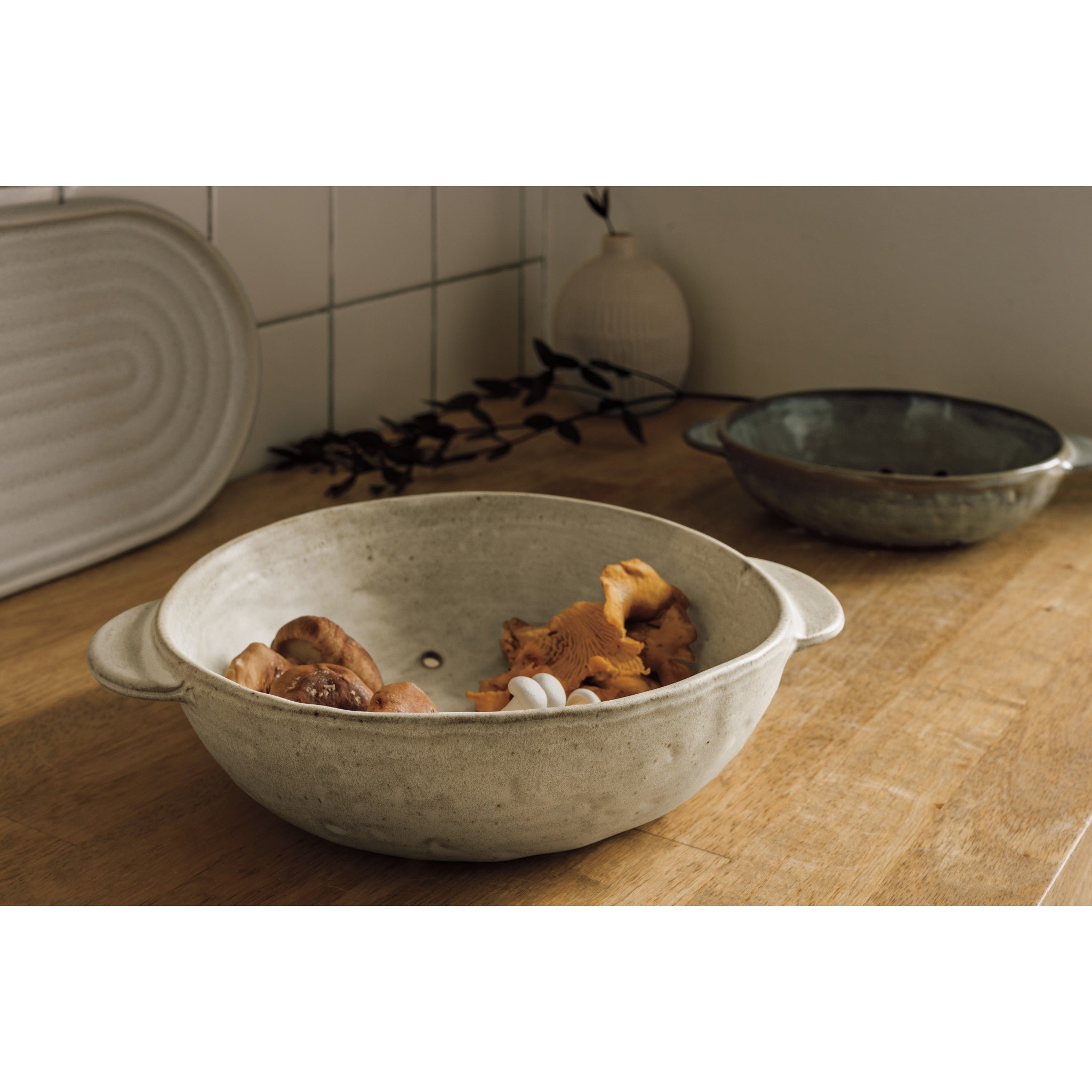 Ivory Stoneware Fruit Bowl 9 inch – Danica Brands