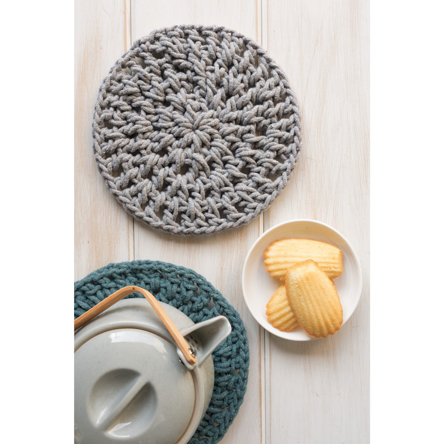Shadow Knotted Trivet