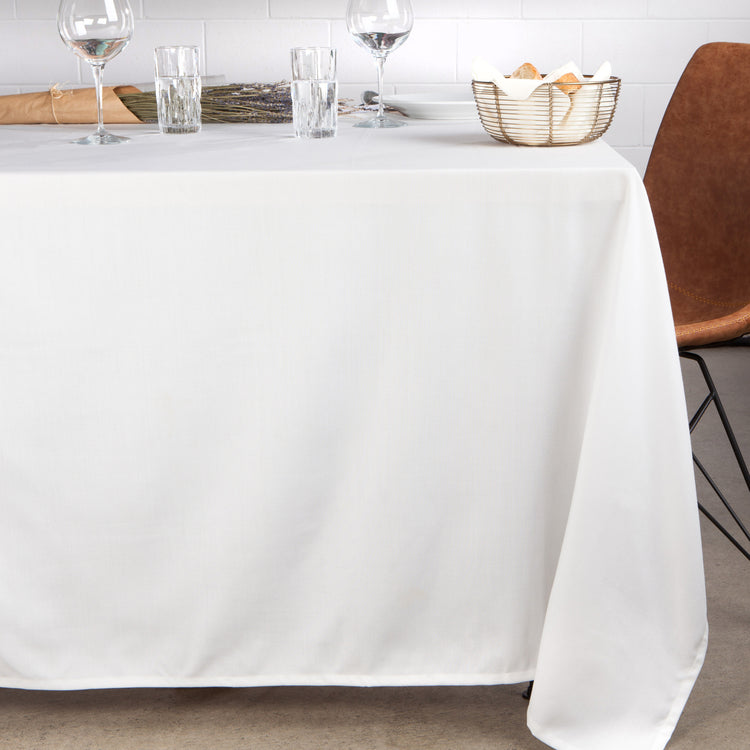 Spectrum Tablecloth White 60 x 90 inch