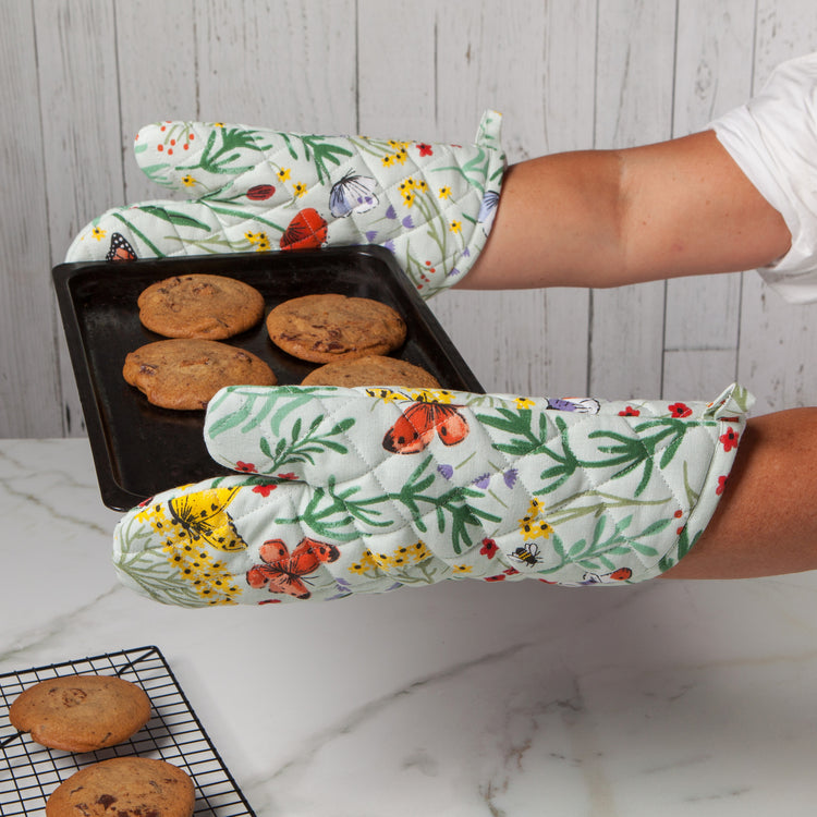 Morning Meadow Classic Oven Mitt